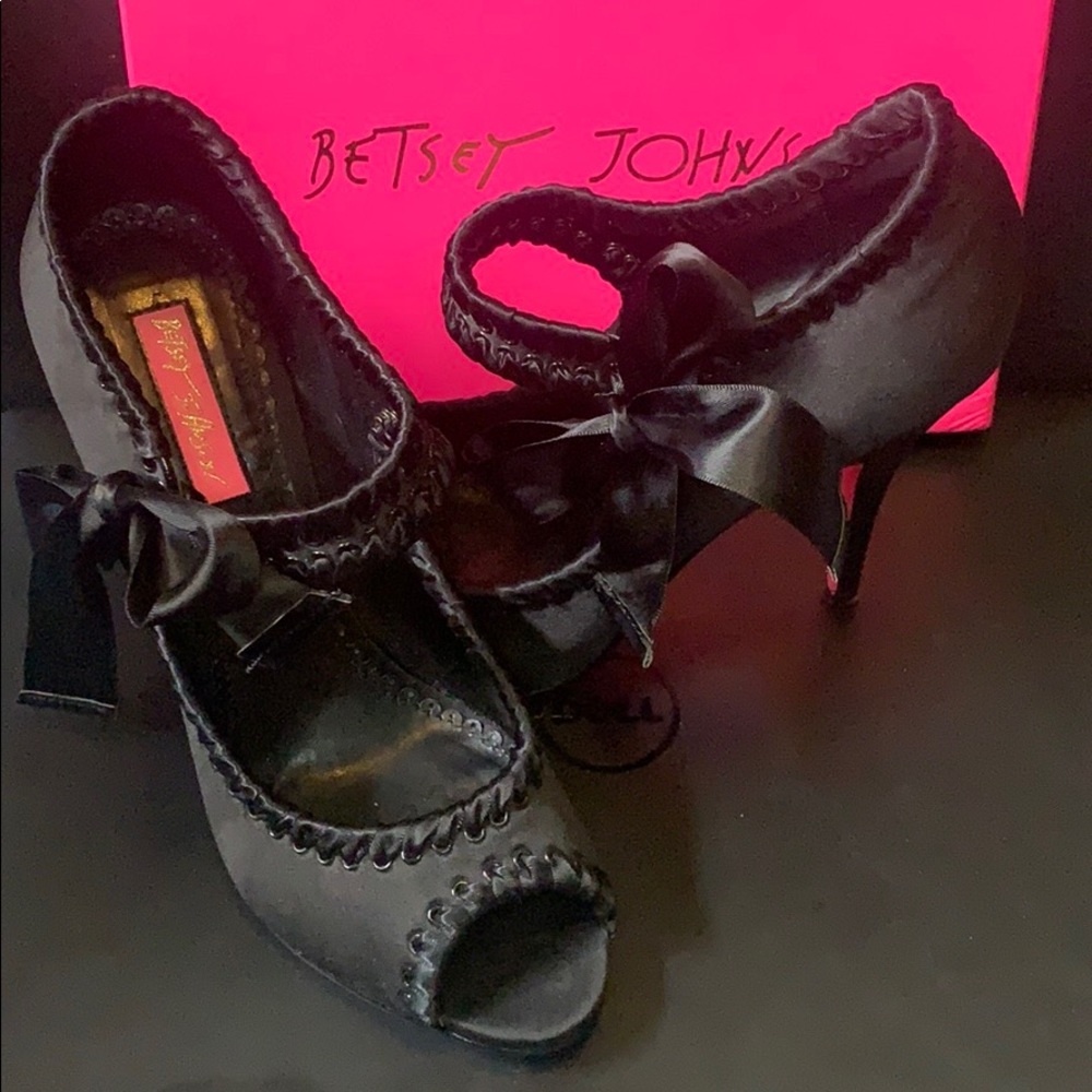 Betsey Johnson Black Satin Satin Open Toe Stiletto